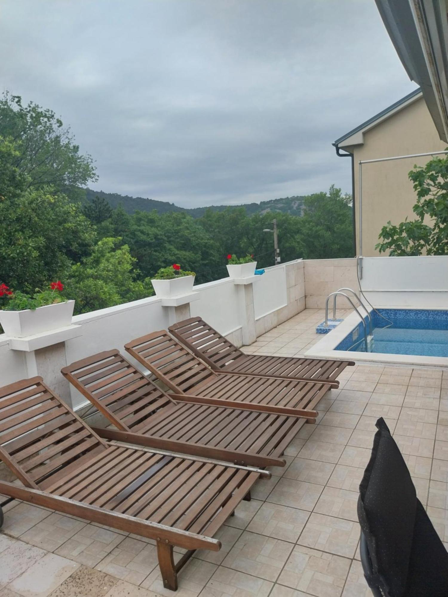Vila Brig 108 - Private Swimming Pool And Jacuzzi 리예카 외부 사진