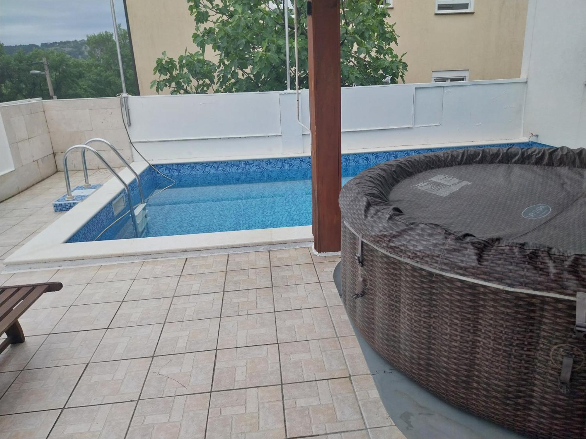 Vila Brig 108 - Private Swimming Pool And Jacuzzi 리예카 외부 사진